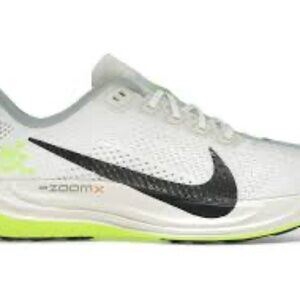 🔥 MEN’S Nike Zoom Vomero 5 – Sail / Pale Ivory / Volt / Black 🔥